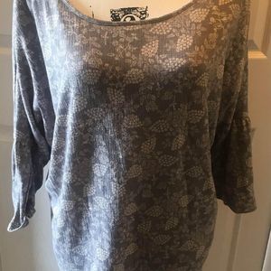 Lauren Conrad Size XXL Gray And White Floral Top Ties In Back Puffy Sleeves